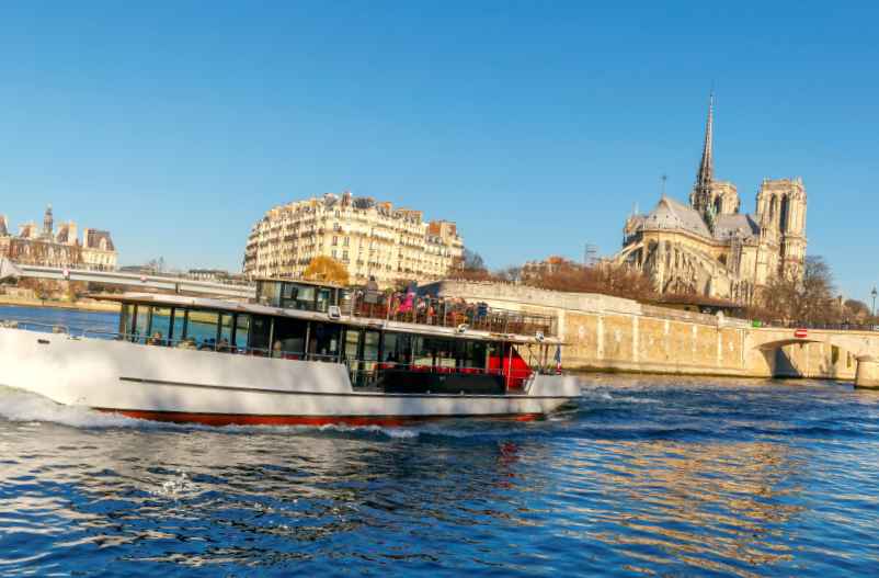Vivre une expérience originale en bus amphibie-Gites.org Vivre une expérience originale en bus amphibie-Gites.org